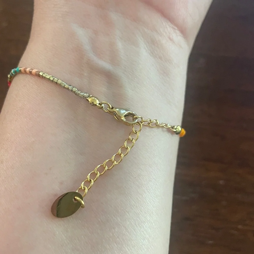 Plunder Bracelet + Charm Set. Pearl beaded bracelet. Gold rose charm. New in bag - Picture 4 of 8